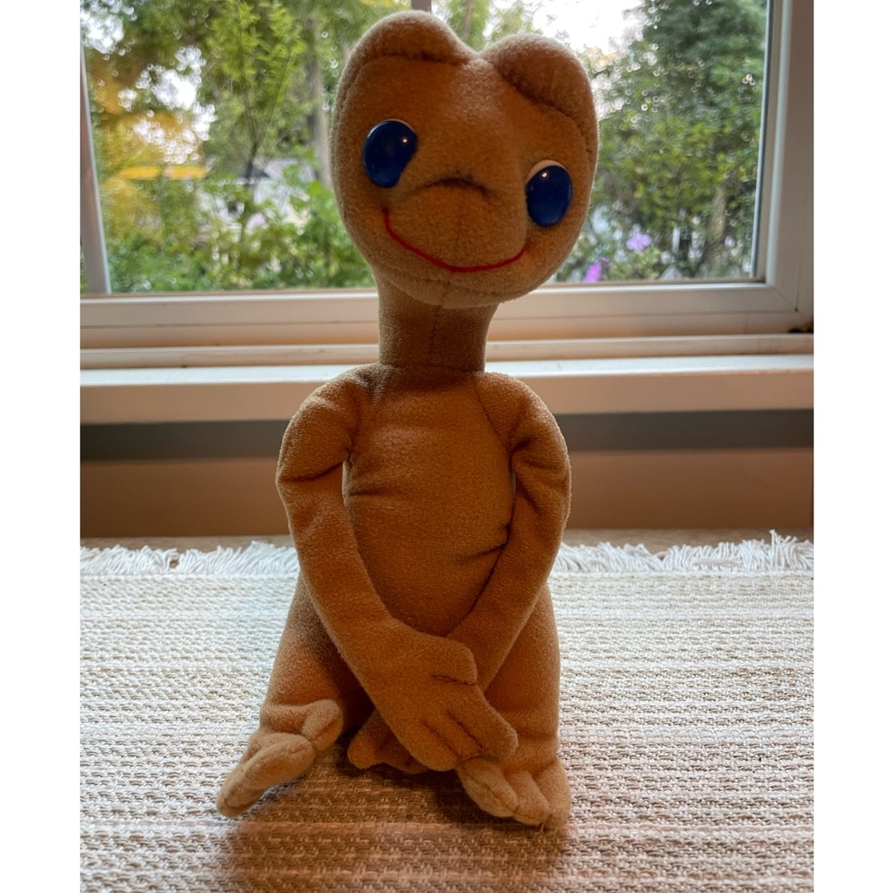 Vintage ET plush. 1982 Made in the USA